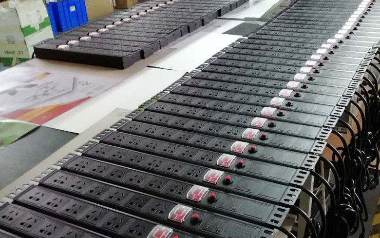 過載保護PDU插座 6位國標5孔   防雷保護 機柜PDU插座 1.5U 