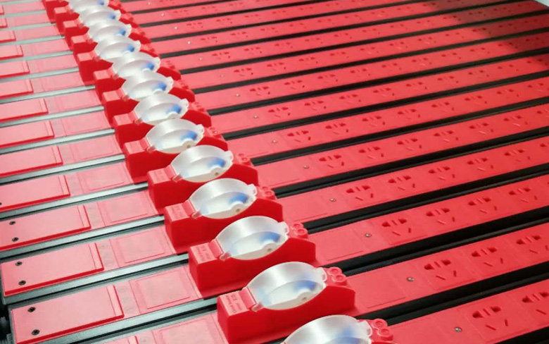 紅色PDU插座 12位國(guó)標(biāo)5孔10A 電源指示燈 2P32A斷路器 32A接線盒