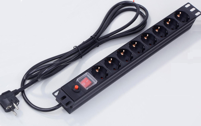 徳標(biāo)PDU插座，8位徳標(biāo) 開(kāi)關(guān) 過(guò)載保護(hù)